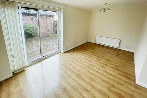 Foxwist Close, Chester, Cheshire, CH2 3 bed terraced house for sale