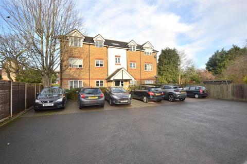 108 Clarence Road, Fleet GU51 2 bed apartment for sale