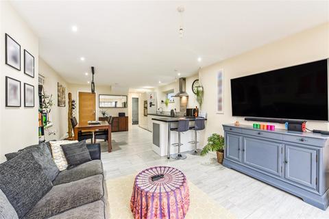 Vita Road, Hilsea, Portsmouth 3 bed detached house for sale