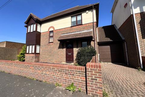 Deal 3 bed detached house for sale
