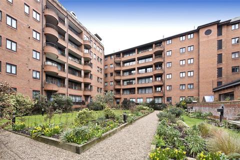 London W8 2 bed apartment for sale