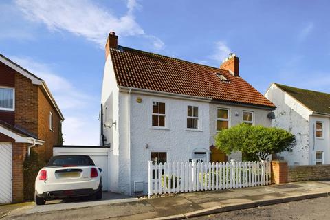 Fox Elms Road, Gloucester GL4 3 bed semi