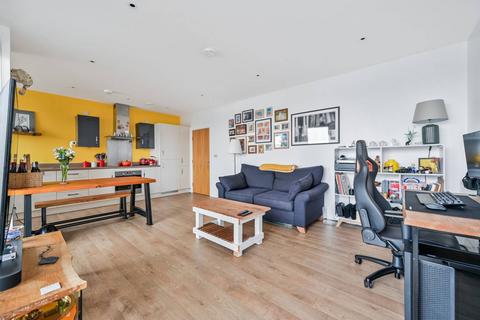 Reminder Lane, North Greenwich... 2 bed flat for sale