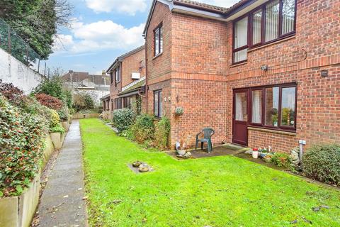 Warblers Close, Rochester, Kent 2 bed ground floor flat for sale