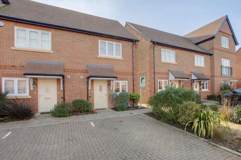 Field Maple Gardens, High Wycombe, HP10 2 bed semi