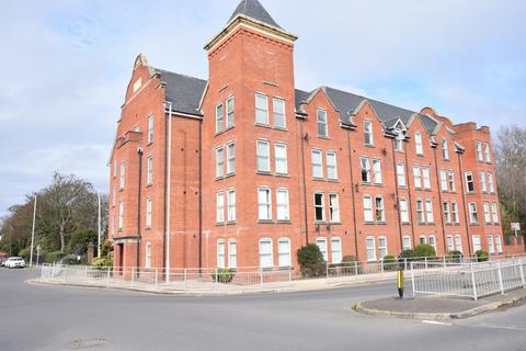 Alexandra Court, College Road... 2 bed apartment for sale