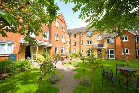 Hart Dene Court, Bagshot 1 bed retirement property for sale