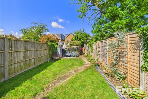 Albany Road, Old Windsor, Berkshire, SL4 3 bed semi