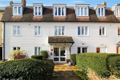 Roche Close, Rochford, Essex, SS4 2 bed apartment for sale