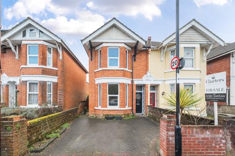 Arthur Road, Shirley, Southampton, SO15 4 bed semi