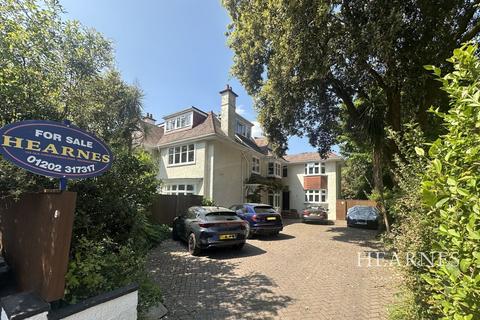 St Augustins Road, Meyrick Park... 2 bed apartment for sale