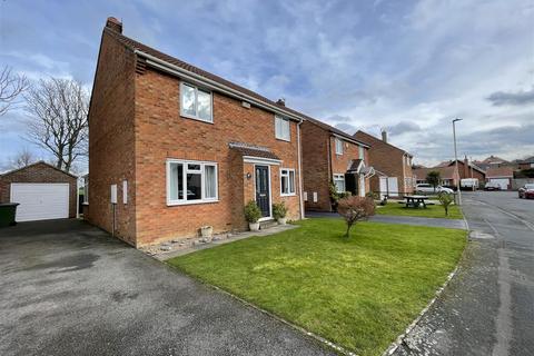 Barleycroft, Scarborough YO11 4 bed detached house for sale