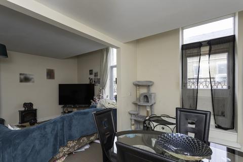 Emily Way, Halifax HX1 2 bed flat for sale