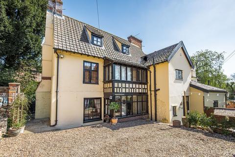 4 bedroom semi-detached house for sale
