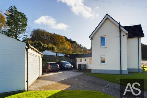 Railway Cottages, Robertsbridge, TN32 3 bed semi