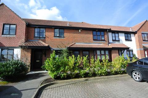 Englefield Close, Egham TW20 1 bed maisonette for sale