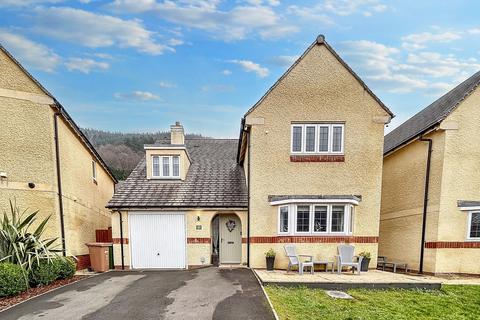Gardens View Close, Cross Keys, NP11 4 bed detached house for sale