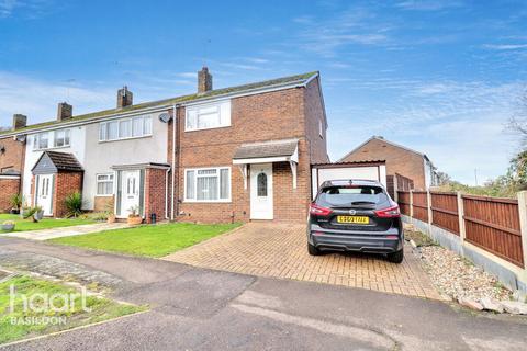 Mistley End, Basildon 2 bed end of terrace house for sale