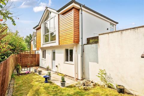 Penryn 2 bed detached house for sale