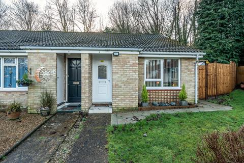 Heythorp Close, Woking GU21 1 bed bungalow for sale