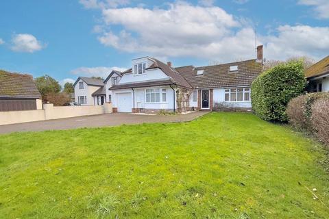 Luton Road, Chalton 4 bed detached house for sale