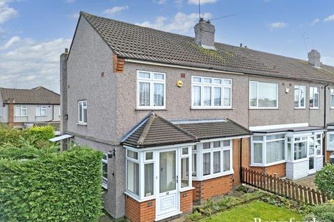 Severn Drive, Upminster, RM14 3 bed end of terrace house for sale