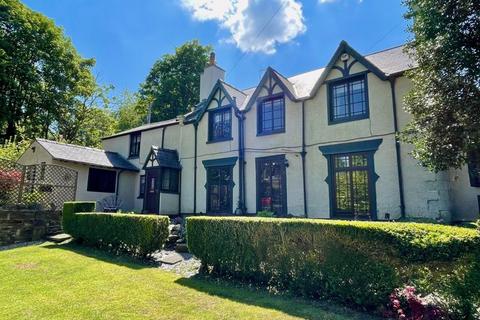 Butlers Hill, Llangollen 3 bed detached house for sale