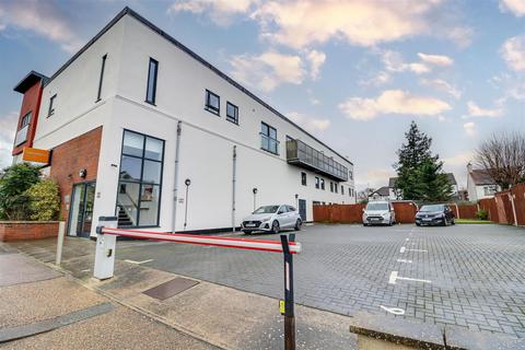 2 bedroom maisonette for sale