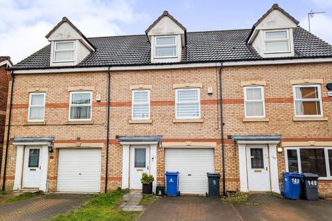 Reeves Way, Armthorpe, Doncaster 3 bed semi
