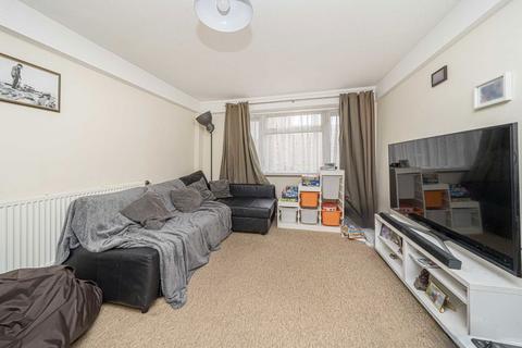 Walpole Road, Teddington TW11 2 bed flat for sale