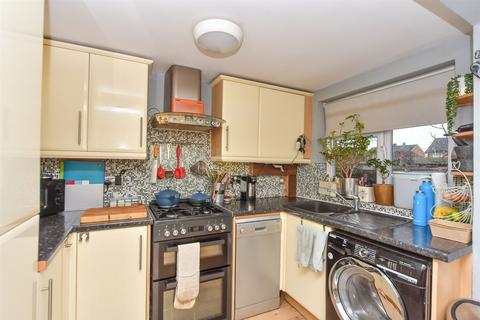 Mount Road, Rochester ME1 2 bed terraced house for sale