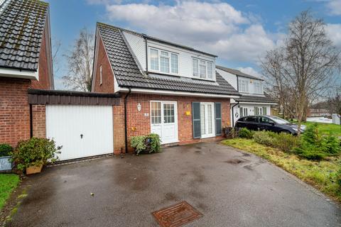 Stretton Road, Solihull B90 3 bed link detached house for sale