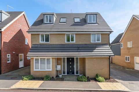 Saffron Walden CB11 5 bed detached house for sale