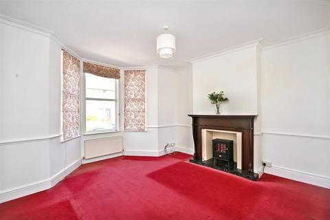 Beach Road, Eastbourne 4 bed terraced house for sale