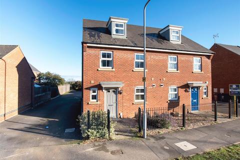 Burywell Road, Wellingborough 3 bed semi