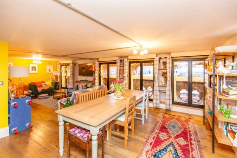 Queen Charlotte Street, Bristol BS1 2 bed apartment for sale