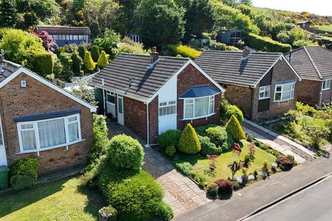 Sea View Crescent, Scarborough YO11 2 bed detached bungalow for sale