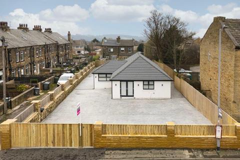 Undercliffe Road, Bradford BD2 4 bed detached bungalow for sale