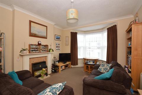 CENTRAL RYDE 1 bed flat for sale