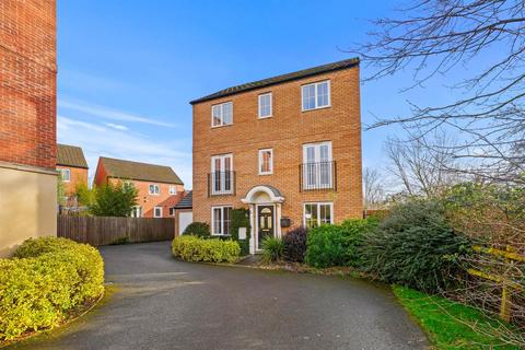 Bramble Close, Northampton 4 bed detached house for sale