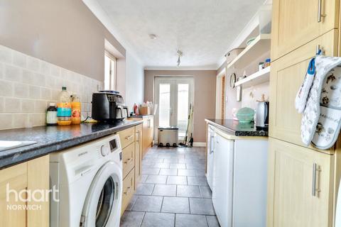 Mayfield Avenue, Norwich 3 bed detached bungalow for sale