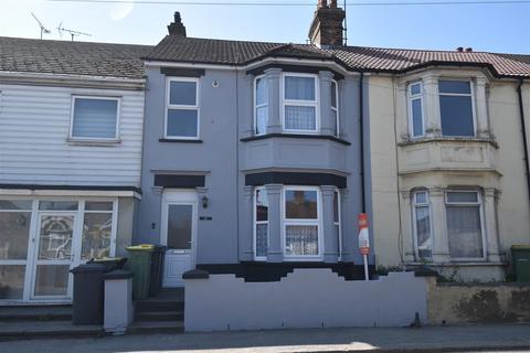 Sutton Road, Rochford 3 bed terraced house for sale