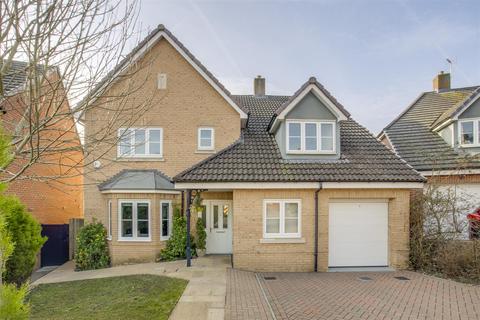 Red Kite Way, High Wycombe HP13 6 bed detached house for sale