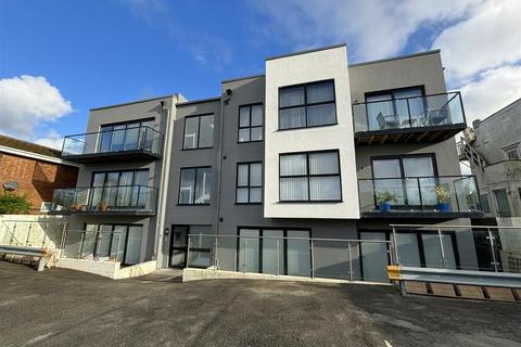 16 South Coast Road, Peacehaven 2 bed apartment for sale