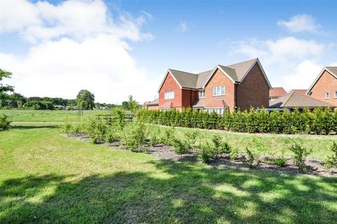 Corry Avenue, Hampshire GU46 5 bed detached house for sale