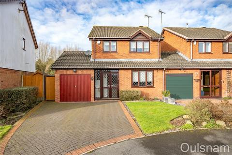 Tall Trees Close, Catshill... 3 bed link detached house for sale