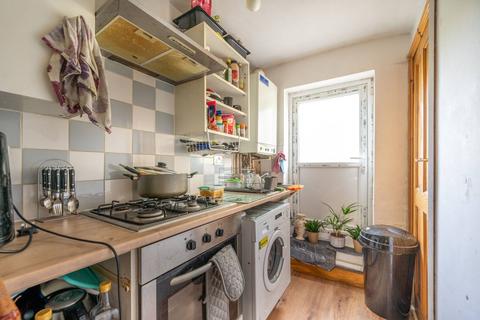 Pearcroft Road, Leyton, London, E11 1 bed flat for sale
