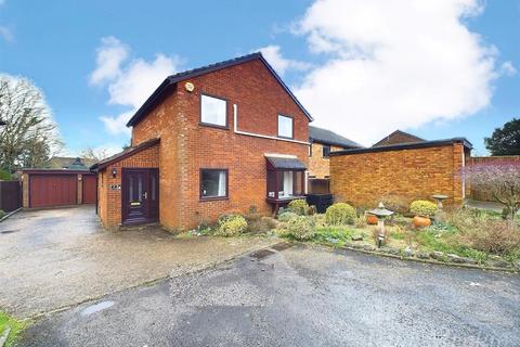 Maywater Close, South Croydon 4 bed detached house for sale