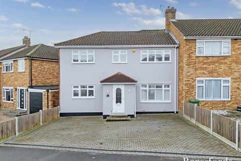 Severn Drive, Upminster, RM14 4 bed semi