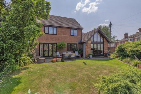 Lansdowne Road, Tonbridge, TN9 1JD 4 bed detached house for sale
